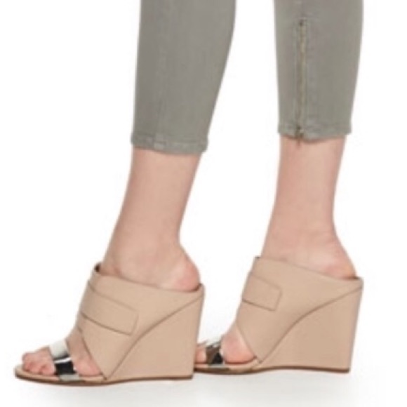 Vince Karima wedges, size 7.5 - Picture 3 of 9